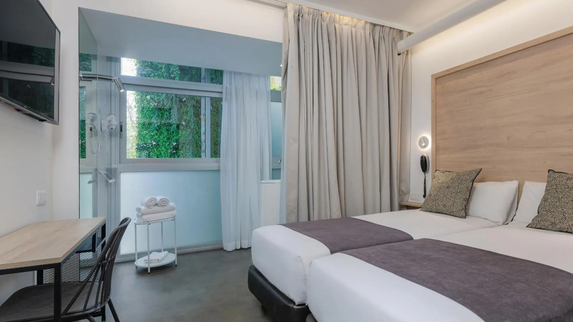 Casa Lit Barcelona Hotel 3*,