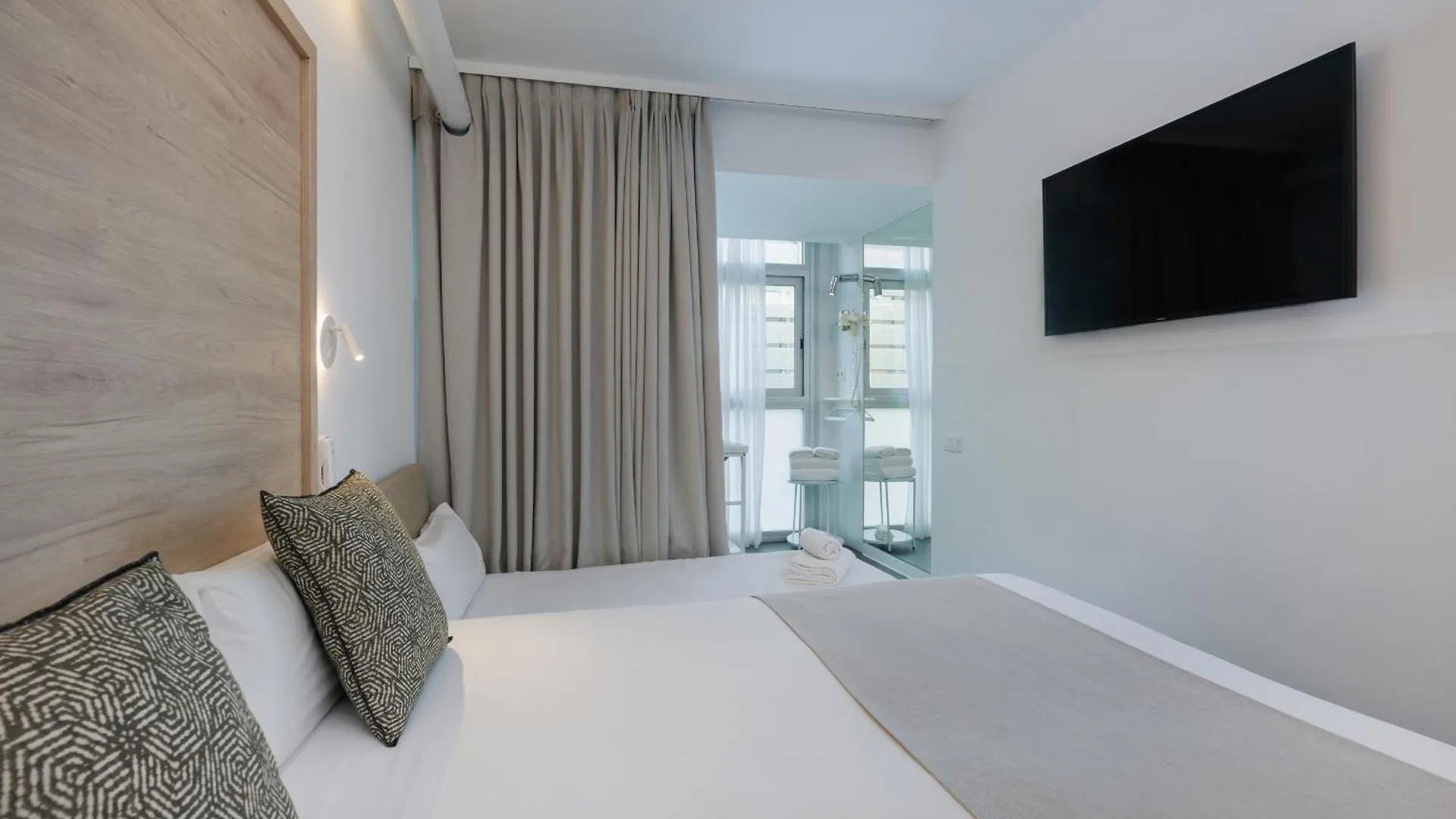 فندق Casa Lit برشلونة 3*,  إسبانيا